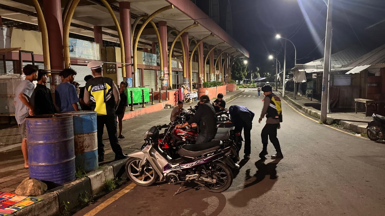 Amankan Ibadah Natal, Polres Lombok Tengah Intensifkan Patroli dan Pengamanan Gereja